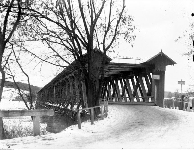 stary, drewniany most w Kurowie
