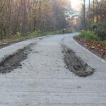 Uszkodzona droga w Łyczanej