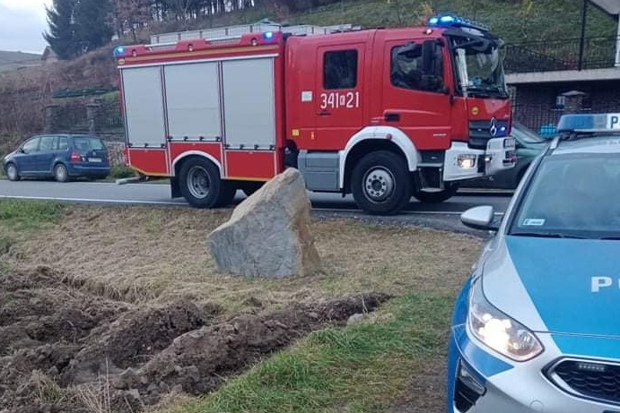 Niecew. Służby ruszyły na pomoc starszej kobiecie