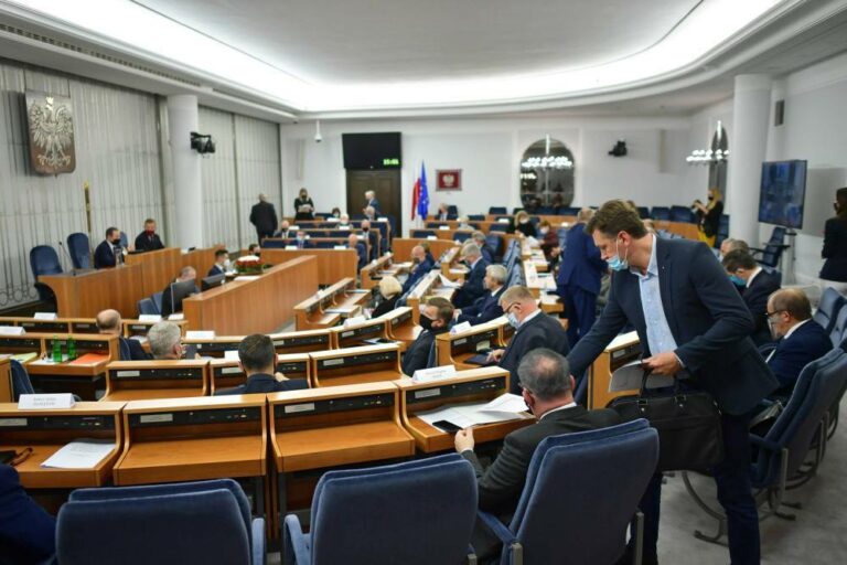 Senat nie poparł ustawy podnoszącej akcyzę na alkohol i wyroby tytoniowe