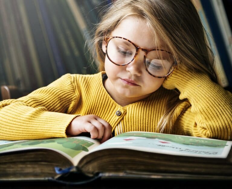 Kiedy dziecku potrzebne są okulary?