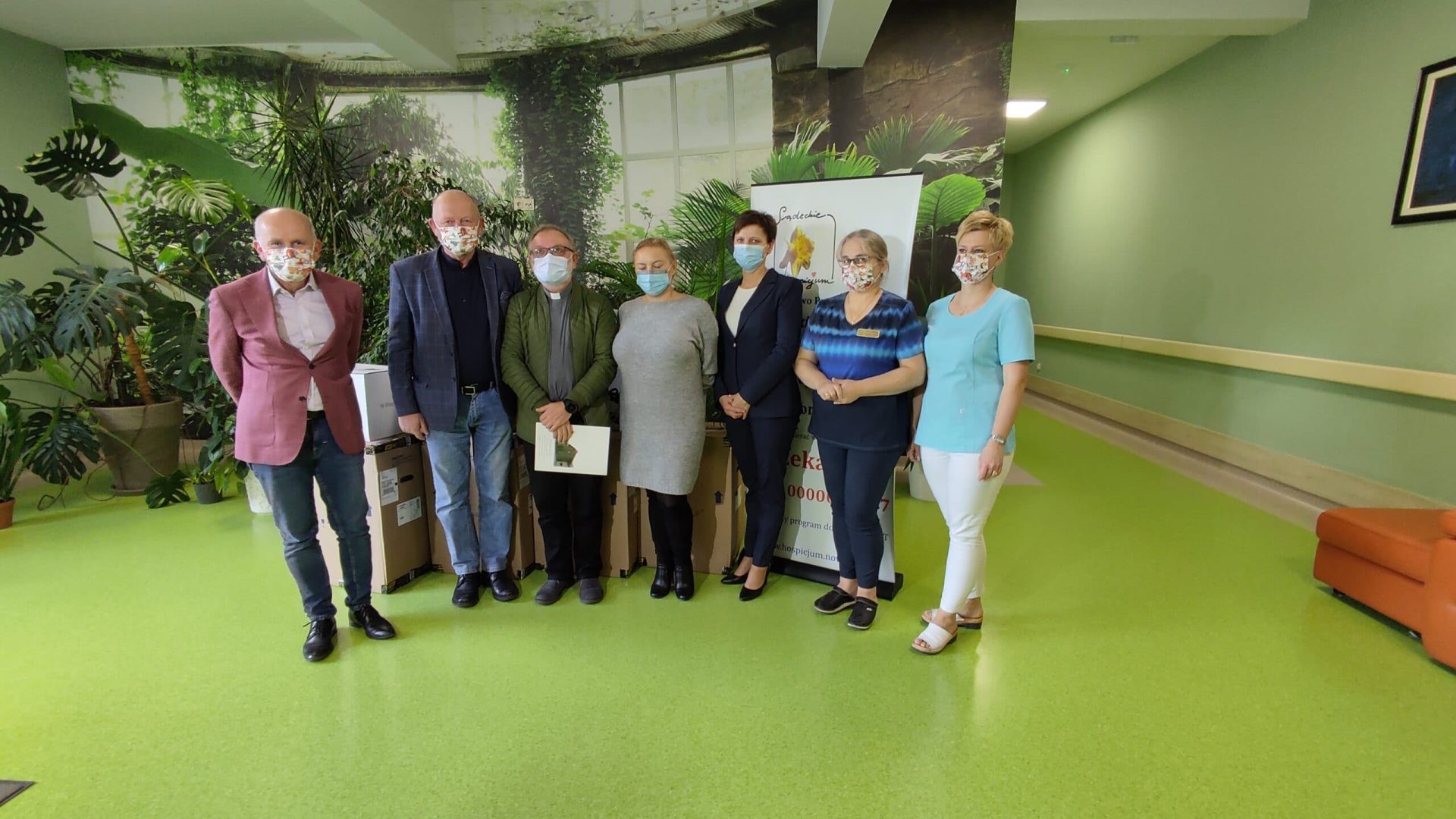 dary od parafii kolejowej dla sądeckiego hospicjum
