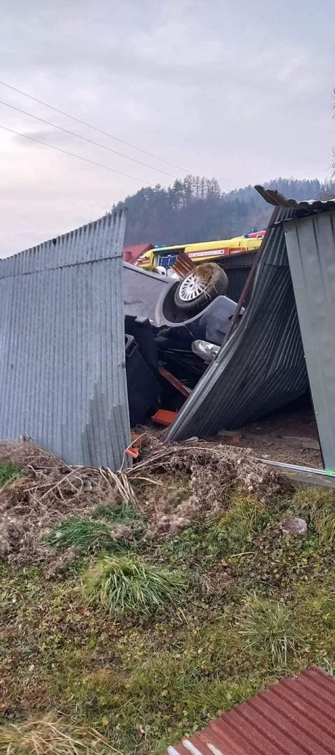 Zabrzeż, dachowanie