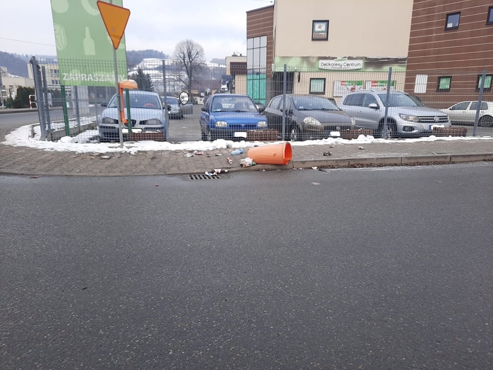OSP Łososina Górna, wandale, defibrylator