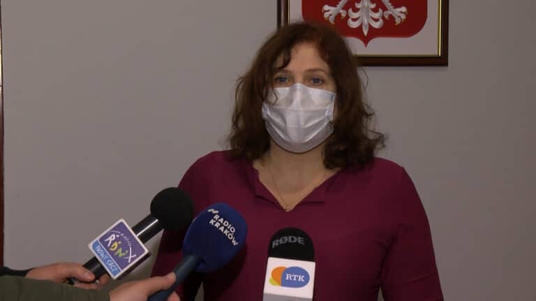 Kto ingeruje w przebieg sesji? Iwona Mularczyk: ktoś włącza mikrofon i manipuluje przyciskiem kworum