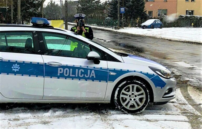 Święta na sądeckich drogach – pijani kierowcy, kolizje i wypadek