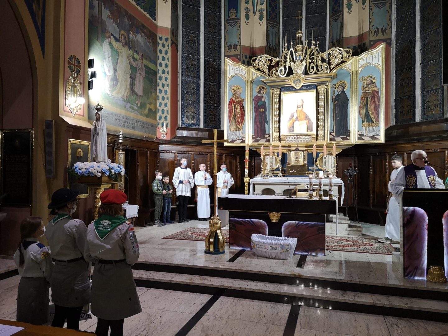 Harcerze przywieźli Betlejemskie Światło Pokoju