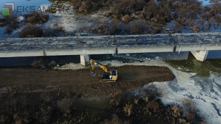 [ZDJĘCIA] Do końca grudnia most w Kurowie ,,zniknie”. Decydentem pogoda