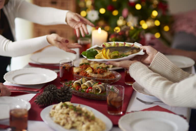 Święta a odchudzanie, czyli jak dbać o zdrową dietę przy świątecznym stole
