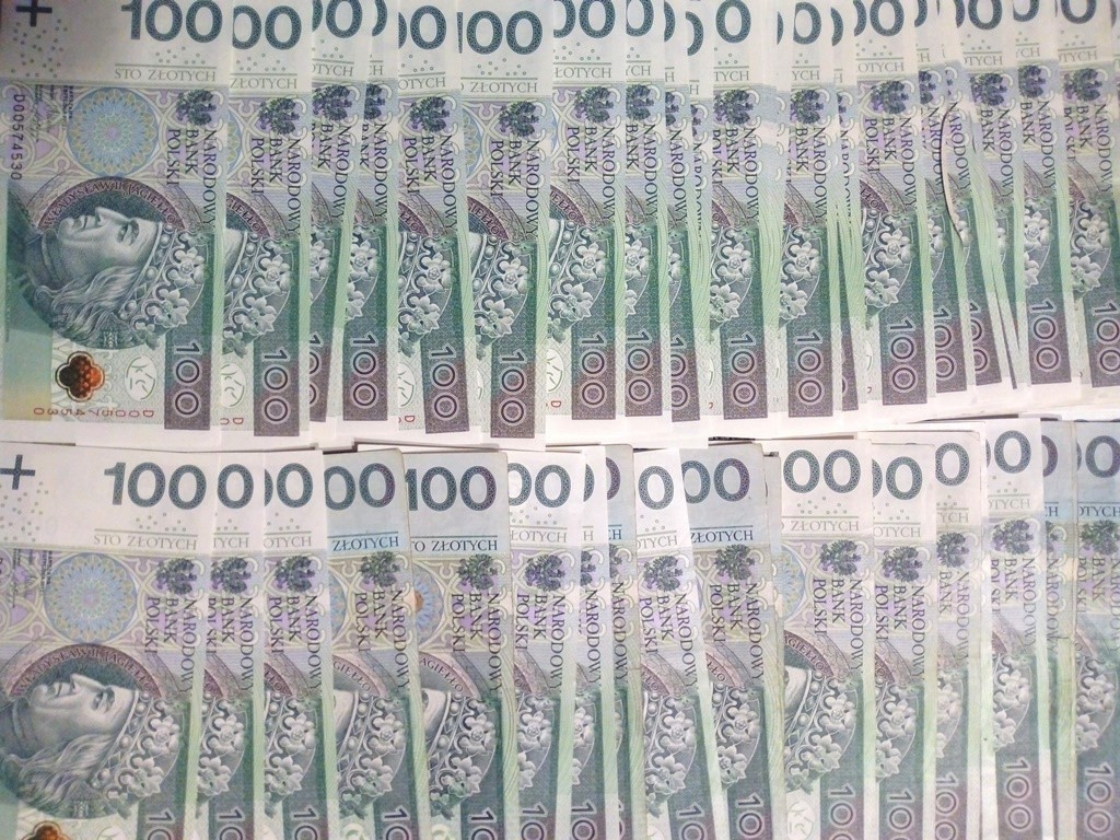 złodziej ukradł 100 tysięcy złotych
