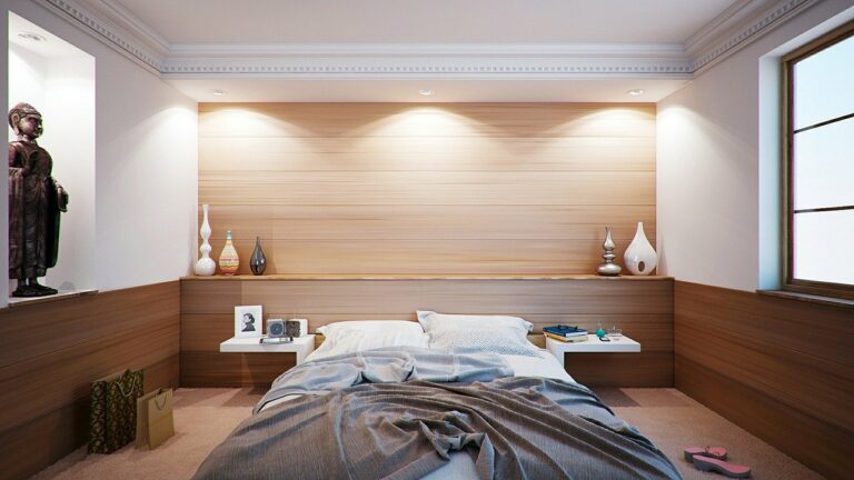 4 sposoby na stworzenie romantycznego nastroju w sypialni za pomocą oświetlenia