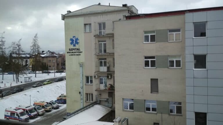Nowy Sącz. Szpital: to nie była sytuacja zagrażająca życiu. Pacjent: jak grochem o ścianę