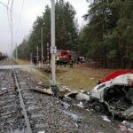 wypadek w Widełce, Impuls, Newag, tragiczny wypadek, dostawczak wjechał pod szynobus, Podkarpacie