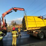 Nowy Sącz, ulica Kunegundy, samochód utknął pod wiaduktem, PSP, smieciarka