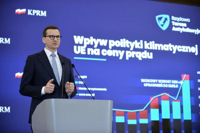 Morawiecki: w ramach tarczy antyinflacyjnej 2.0 obniżka VAT na żywność, nawozy, paliwa