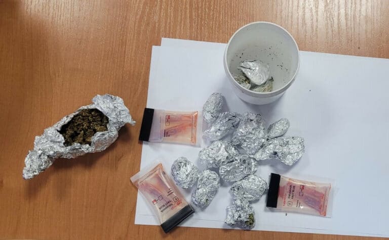 Nowy Sącz. Policjanci zatrzymali nastolatków z marihuaną