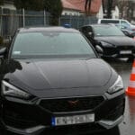 nieoznakowany radiowóz Cupra Leon