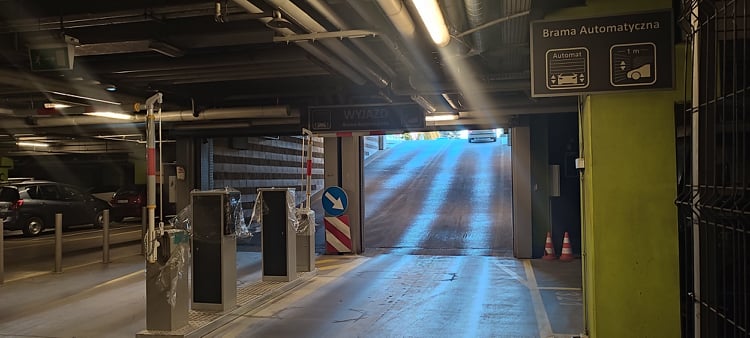 Galeria Trzy Korony, szlabany, parking, opłaty