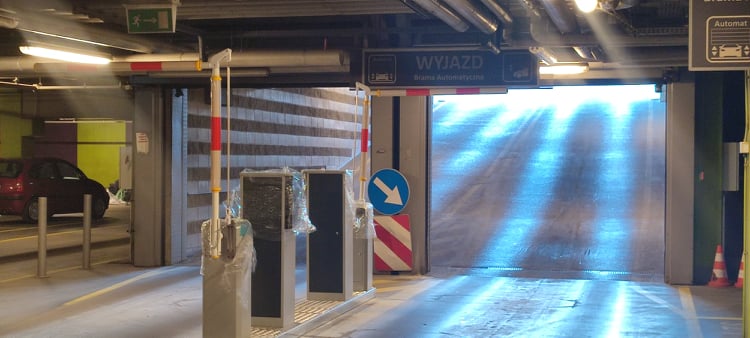 Galeria Trzy Korony, szlabany, parking, opłaty