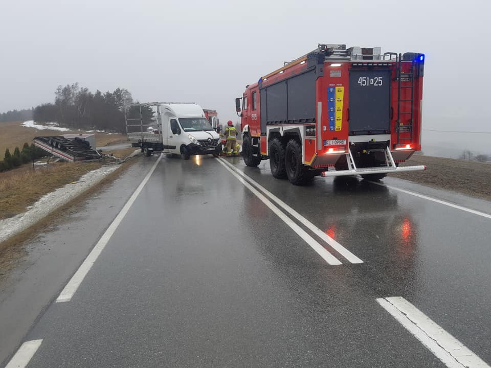 wichura, Sądecczyzna, Limanowszczyzna, zerwane dachy, uszkodzone budynki, uszkodzone samochody, Fakro