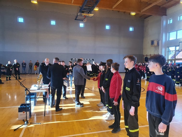Powiatowe Halowe Zawody Sportowo -Pożarnicze im. Antoniego Bieniasa dla Młodzieżowych Drużyn Pożarniczych w Brzeznej