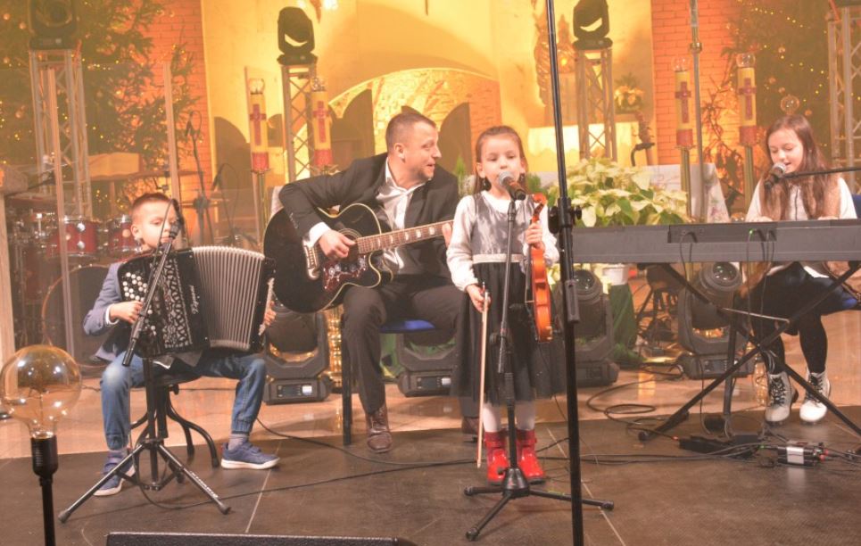 Koncert kapeli braci Golec w Świniarsku, support