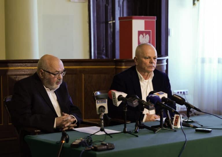 Zbigniew Konieczek i Krzysztof Pawłowski apelują do sądeckich radnych: nie rujnujcie demokracji!