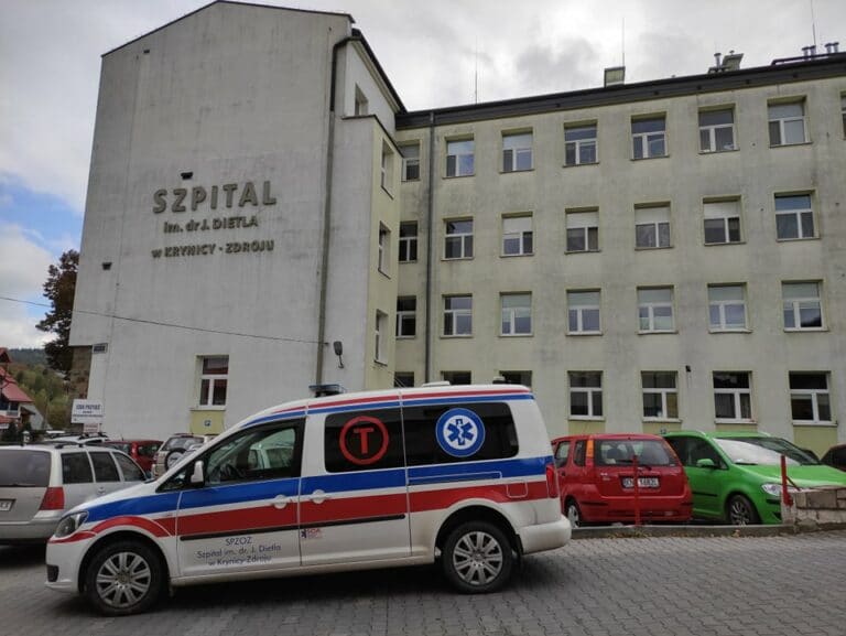 Krynica-Zdrój. Szpital zlikwidował oddział covidowy. Zmiany w kwestii odwiedzin pacjentów
