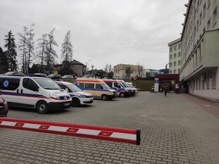 Pacjent wypadł z okna szpitala. 69-latek zginął na miejscu