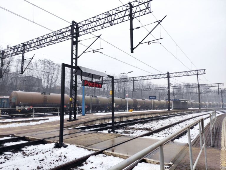 Awaria zażegnana? Ruch pociągów jest już przywracany