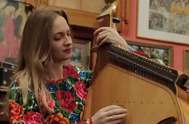 Nowy Sącz. Artystka z Ukrainy da koncert w kościele kolejowym