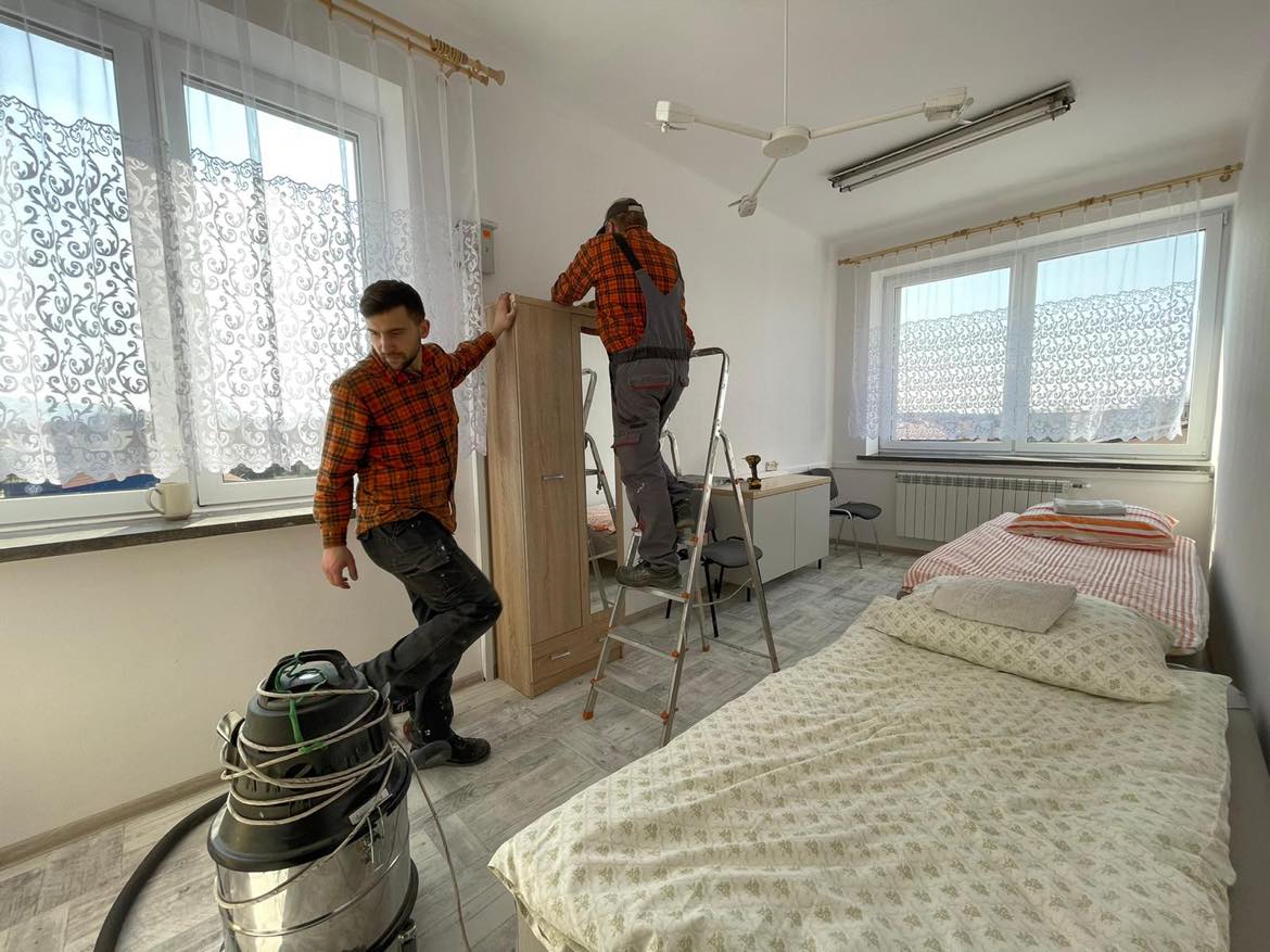 W dawnym biurowcu Spółdzielni 1 Maja powstaje dom dla uchodźców