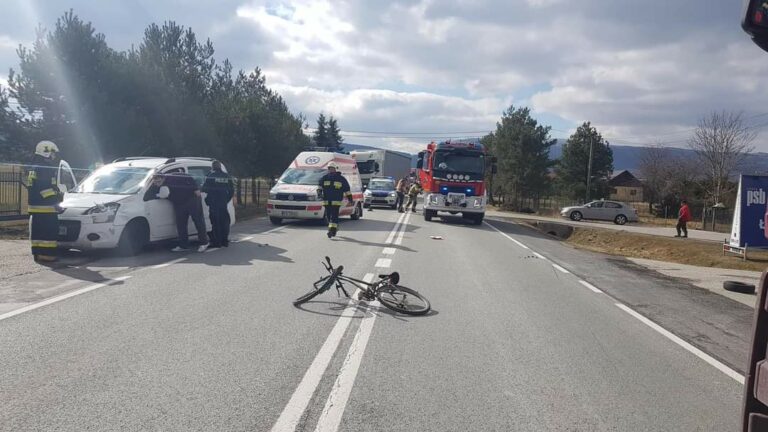 Wypadek na dk 75 w Łososinie Dolnej. Rowerzysta w szpitalu