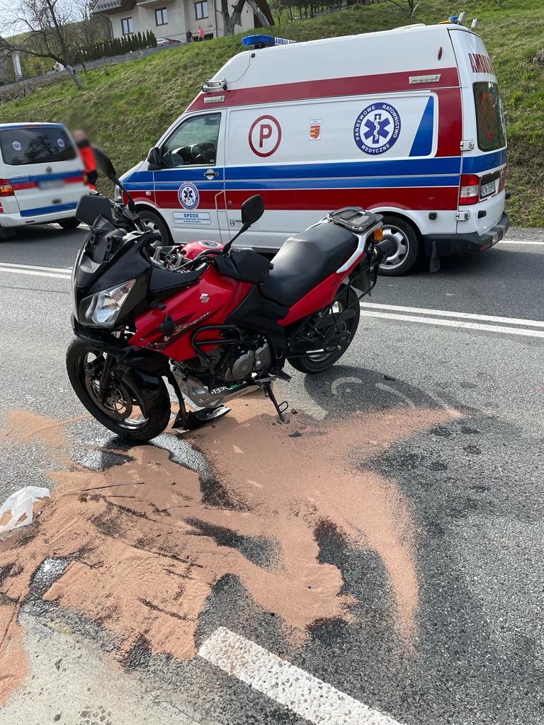 kolizja karetki z motocyklem