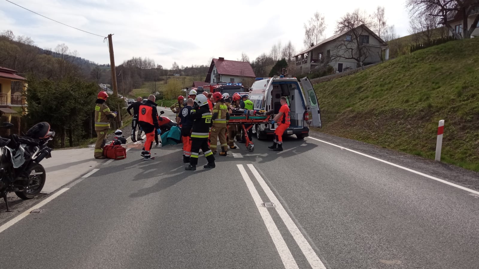 kolizja karetki z motocyklem