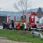wypadek, obwodnica Starego Sącza, Opel, droga zablokowana, wypadek osobówki z ciężarówką