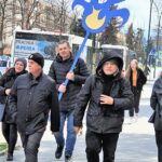happening Kwiaty dla Ukrainy przed rektoratem PWSZ