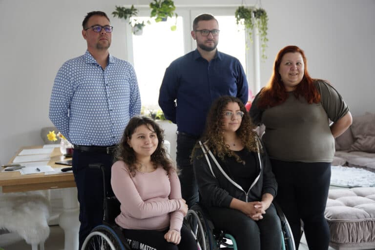 Marzenie spełnione. Kamila, Julia i ich mama mają dom, który nie będzie utrudniać życia