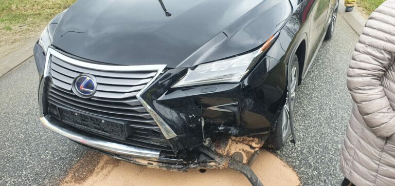 Mochnaczka Wyżna. Lexus i mini cooper uszkodzone