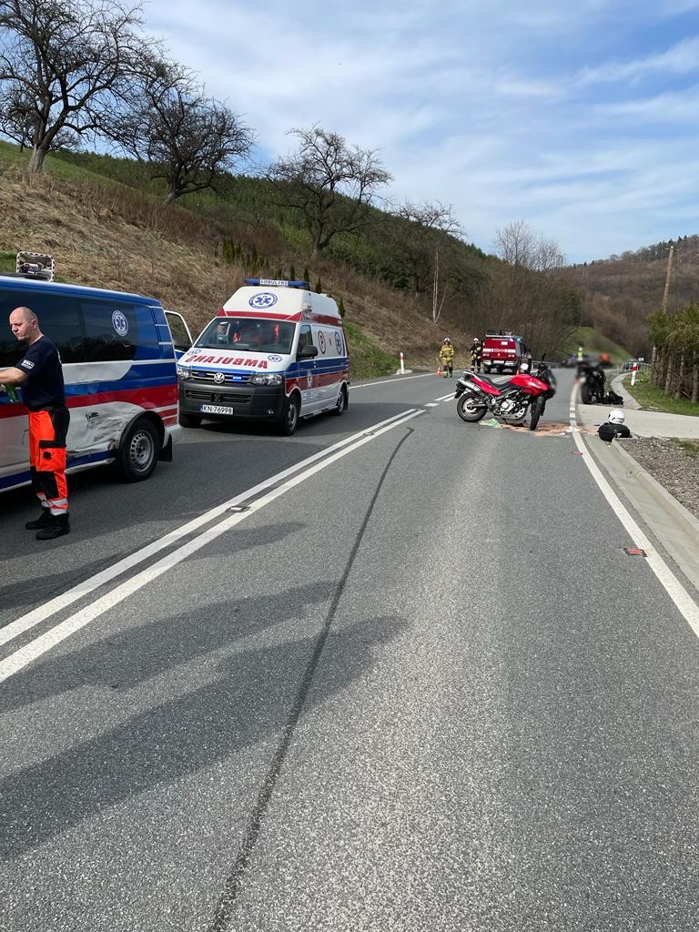 kolizja karetki z motocyklem