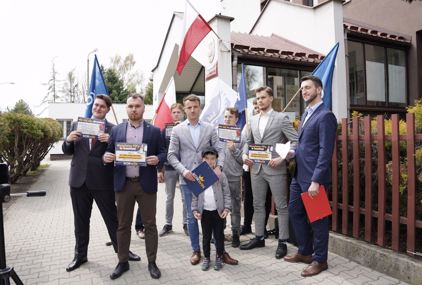 Dawid Sobarnia, Korwin, Krzysztof Rzońca, Nowy Sącz, PIT, Ryszard Wilk, Urząd Skarbowy