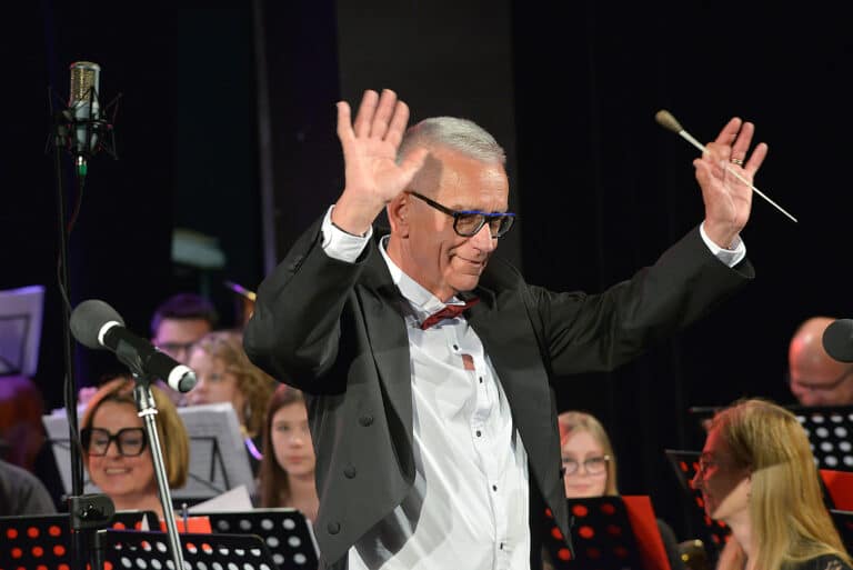 Ostatni koncert Georga Weissa. Muzyk wiedzie cygańskie życie