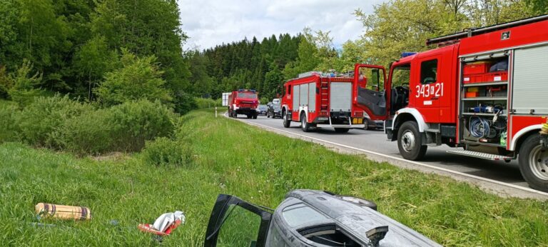 Krynica-Zdrój. To był wyścig z czasem. Musieli szybko wyciągnąć ranną, bo z opla wydobywało się coraz więcej dymu
