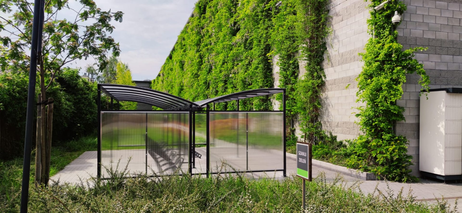 wiata rowerowa, Galeria Trzy Korony