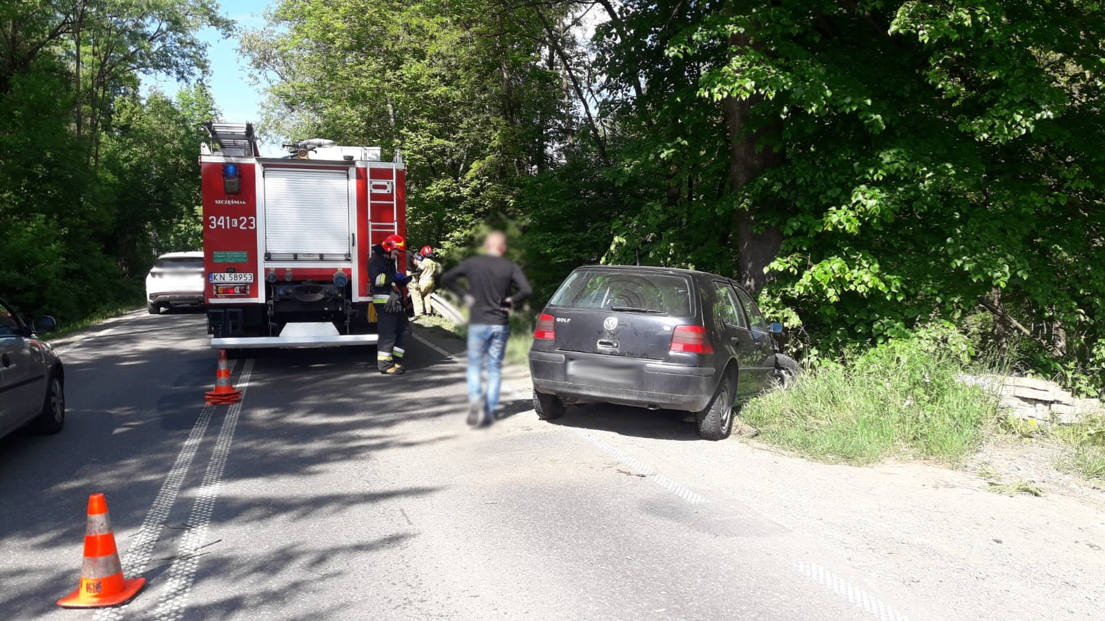 Naściszowa samochód wypadł z drogi