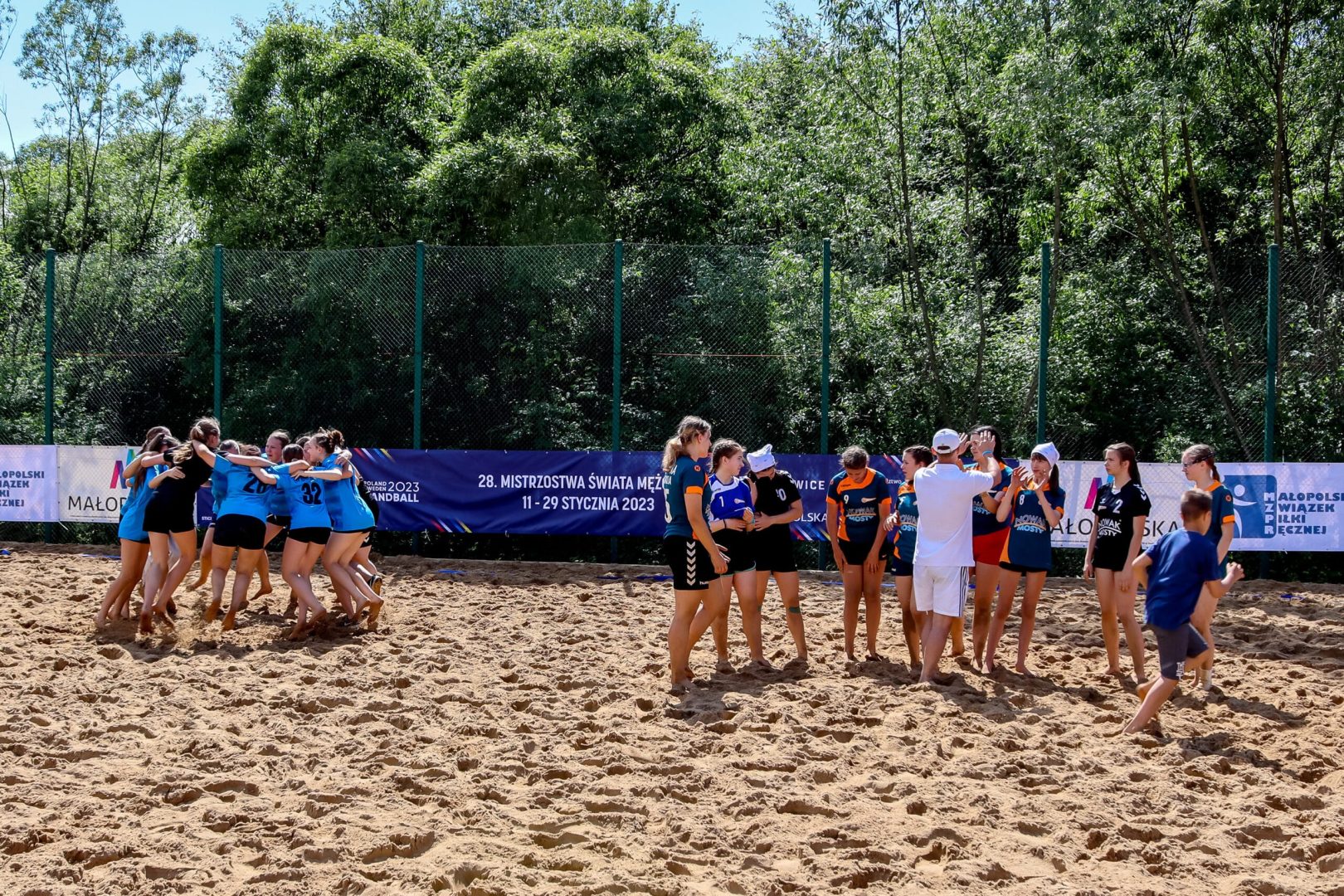 otwarcie tężni solankowej i boiska do piłki ręcznej plażowej