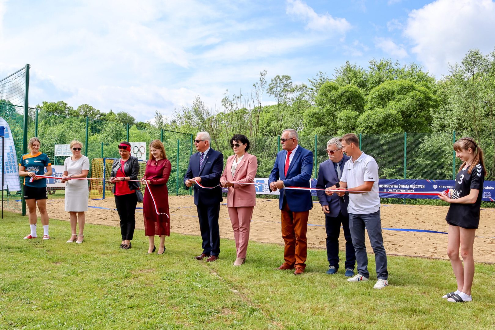 otwarcie tężni solankowej i boiska do piłki ręcznej plażowej