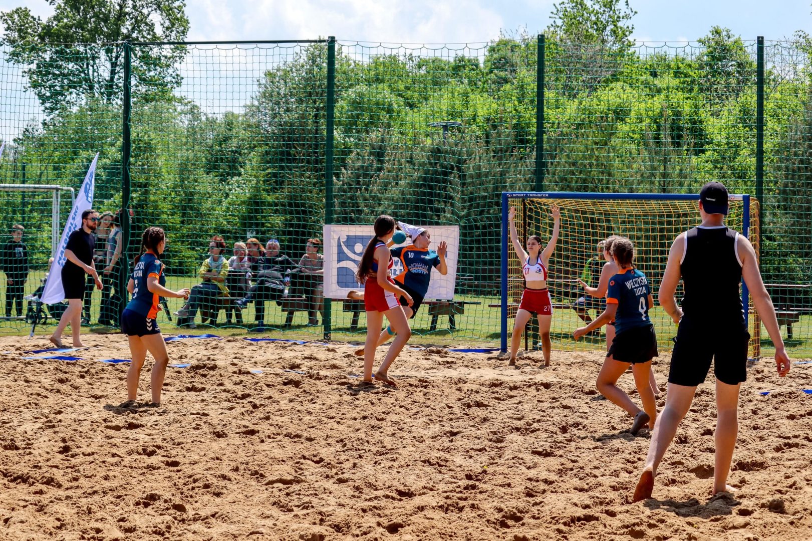 otwarcie tężni solankowej i boiska do piłki ręcznej plażowej