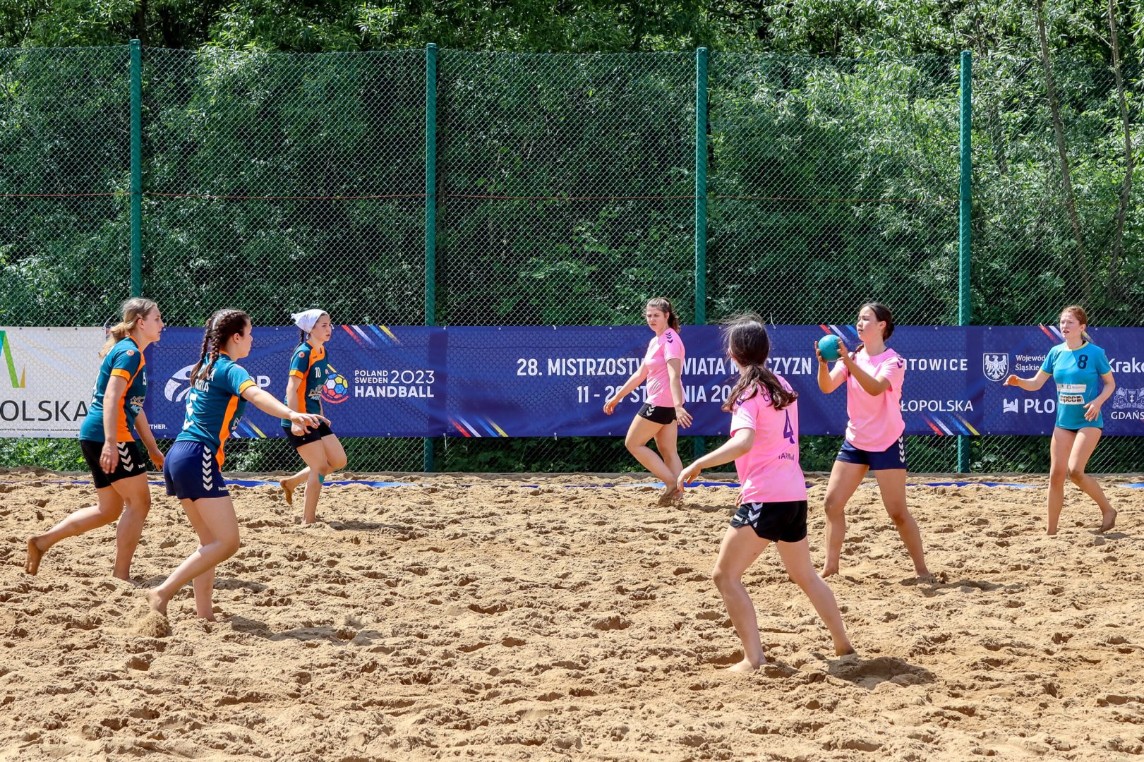 otwarcie tężni solankowej i boiska do piłki ręcznej plażowej