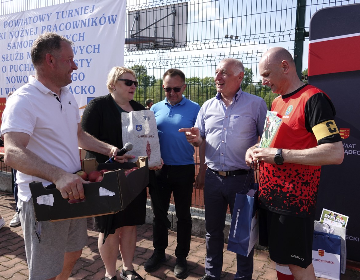 Turniej Piłki Nożnej Pracowników Samorządowych i Służb Mundurowych o Puchar Starosty Nowosądeckiego i Wójta Gminy Łącko